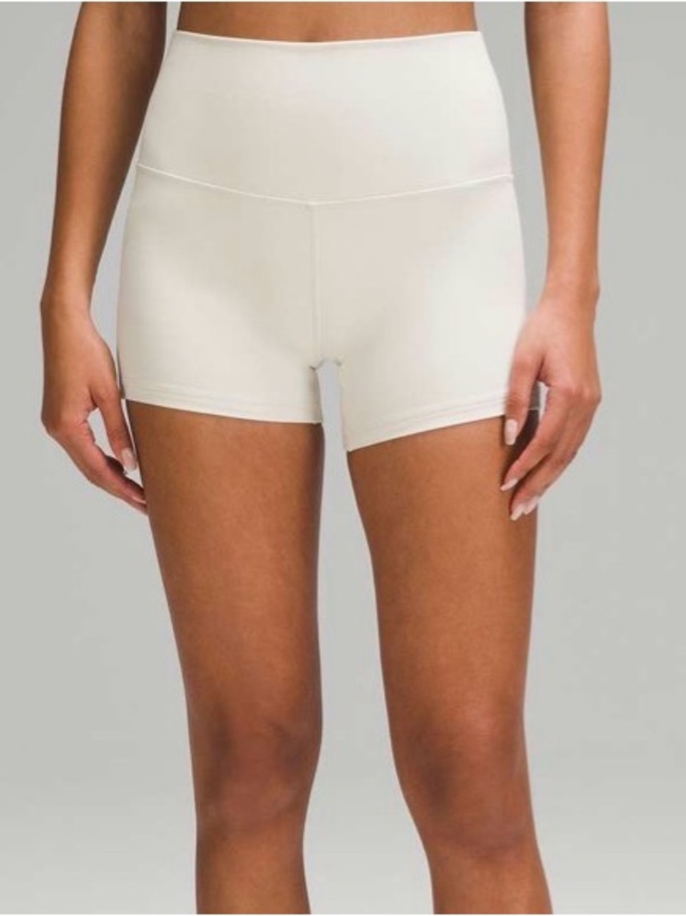 Lululemon 4” Align shorts in “bone”